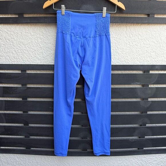 Aerie Offline Real Me Smocked 7/8 Hi-Rise Leggings in Blue | Medium - Picture 2 of 7